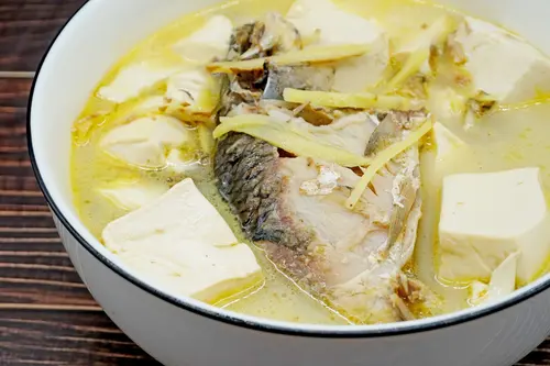 鲫鱼豆腐汤