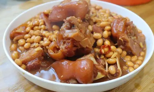 黄豆炖猪蹄