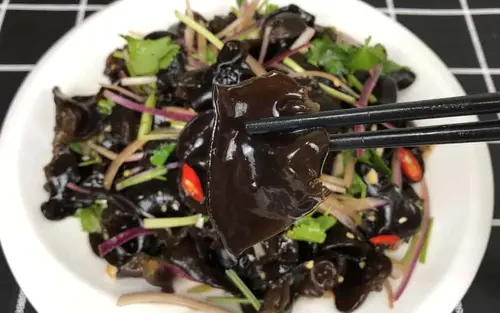 凉拌木耳