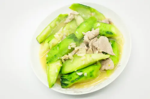 丝瓜炒肉片