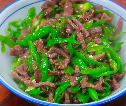 青椒炒牛肉丝