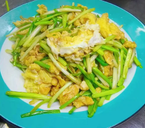 蒜苗炒鸡蛋